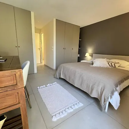 De Luxe 4 Avec Piscine Chauffee Et Amenagements De Gamme, - Fr-1-726-32 La Croix-Valmer