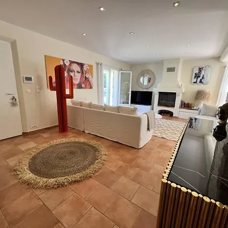 De Luxe 4 Avec Piscine Chauffee Et Amenagements De Gamme, - Fr-1-726-32 La Croix-Valmer